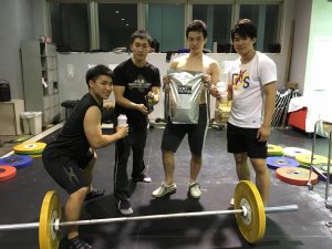 明治大学　ウエイトリフティング部　エクスプロージョン　ホエイプロテイン